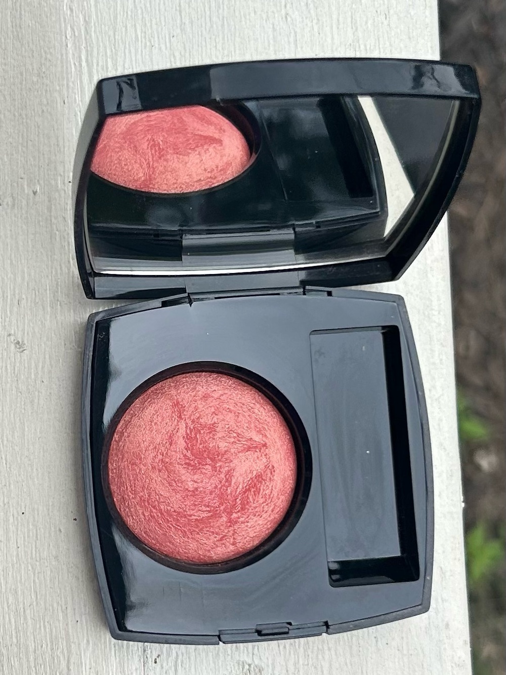 CHANEL Joues Contrast Powder Blush: Reflex #82